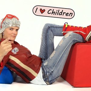 Gansbaai SA celebrities wear their Tekkies 3